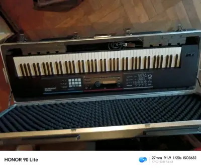 Teclado Sintetizador Roland Juno-Di con Estuche - miniatura 4