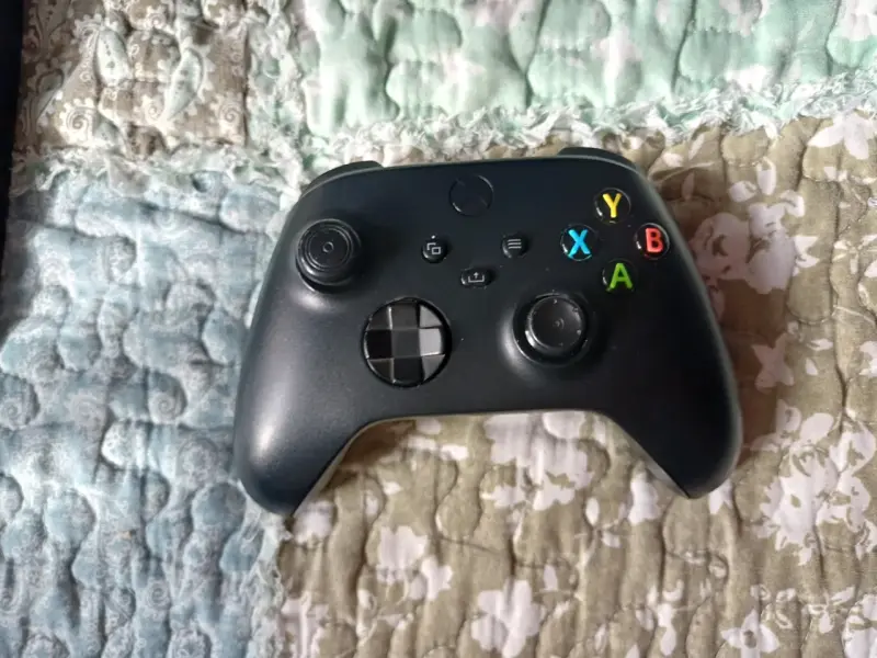 Volante de carreras Logitech con pedales para Xbox - 5