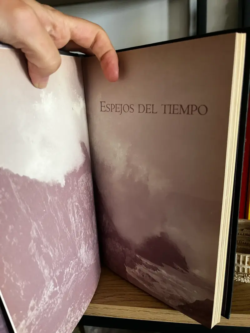 Libro 'Espejos del Tiempo' en buen estado - 2