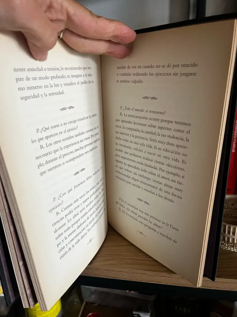 Libro 'Espejos del Tiempo' en buen estado - 3