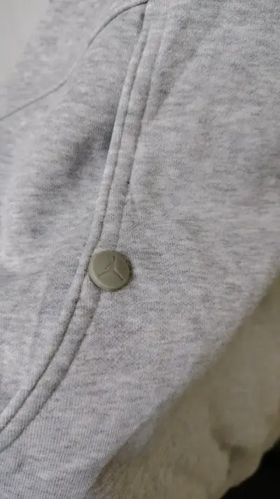 Polerón Air Jordan gris con capucha - miniatura 3