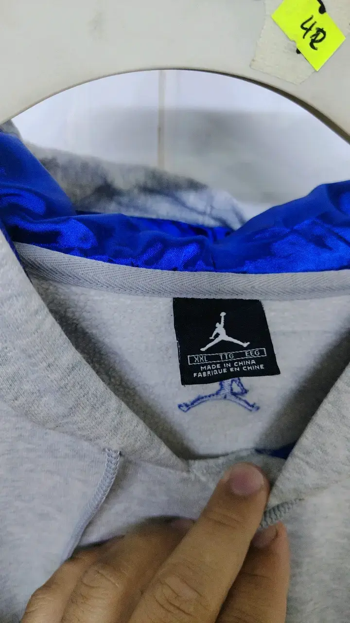 Polerón Air Jordan gris con capucha - 4