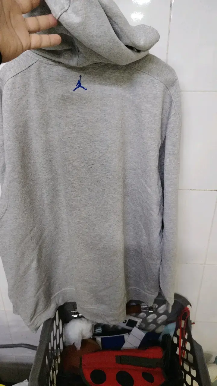 Polerón Air Jordan gris con capucha - 5