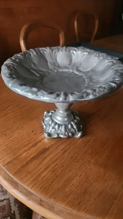 Frutero de metal decorativo estilo vintage - miniatura 1