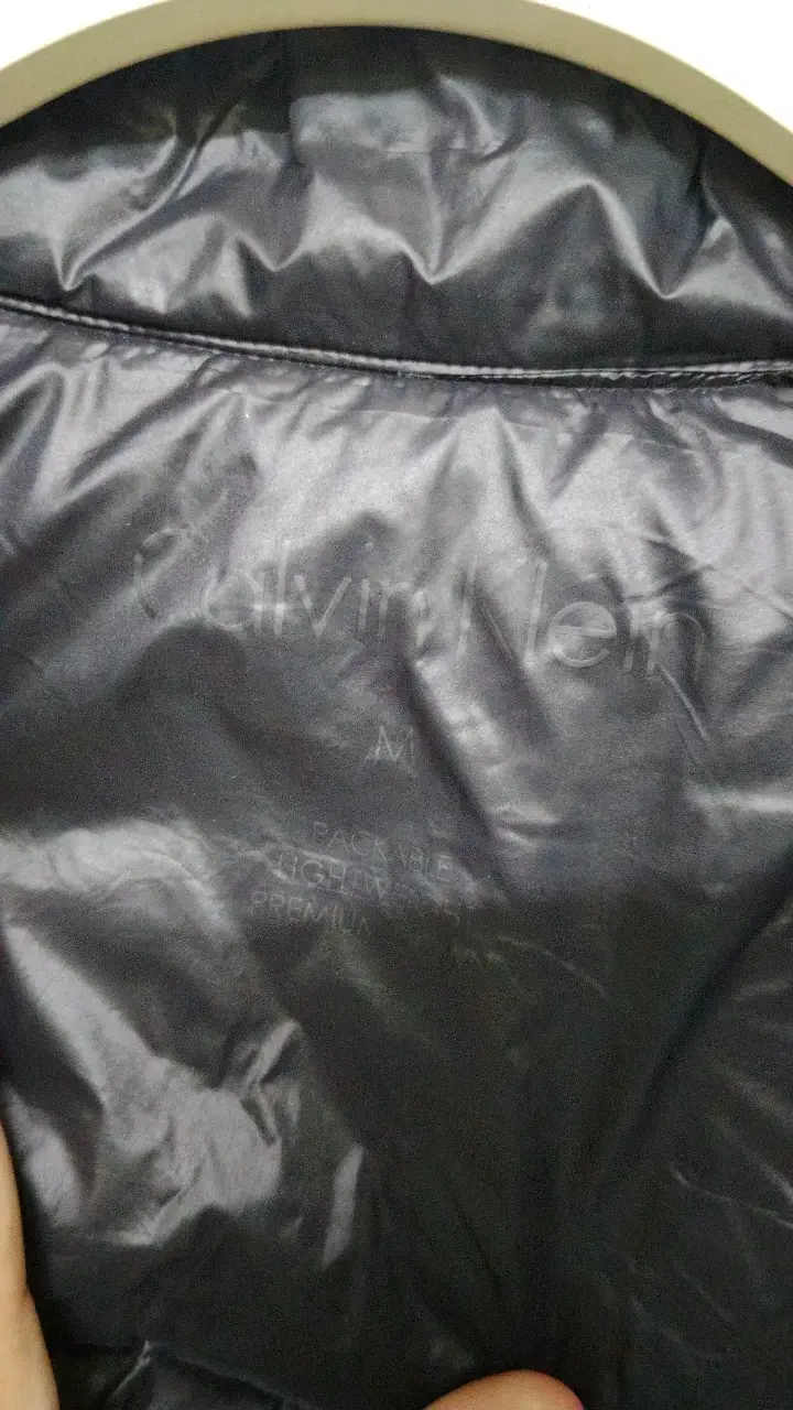 Chaqueta acolchada negra Calvin Klein para mujer - 6