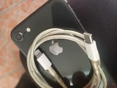 iPhone 8 usado en buen estado - miniatura 6