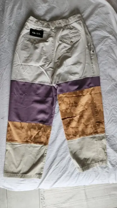 Pantalones unisex multicolor con detalles metálicos - miniatura 3