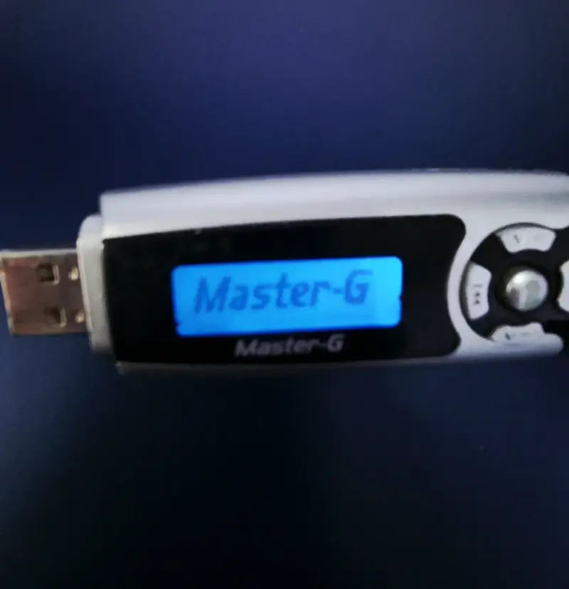 Reproductor MP3 USB Master-G portátil - 1