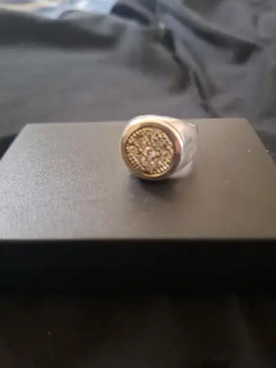 Anillo de plata con diseño de piedras - miniatura 3