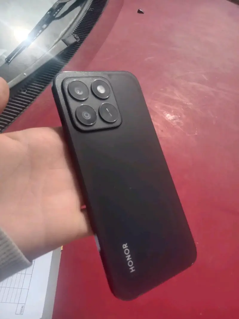 Smartphone Honor con cámara cuádruple - 1