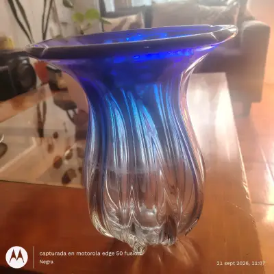 Florero de vidrio azul decorativo - miniatura 1