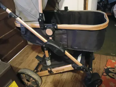 Coche de bebé Babyfond plegable con capota - miniatura 1
