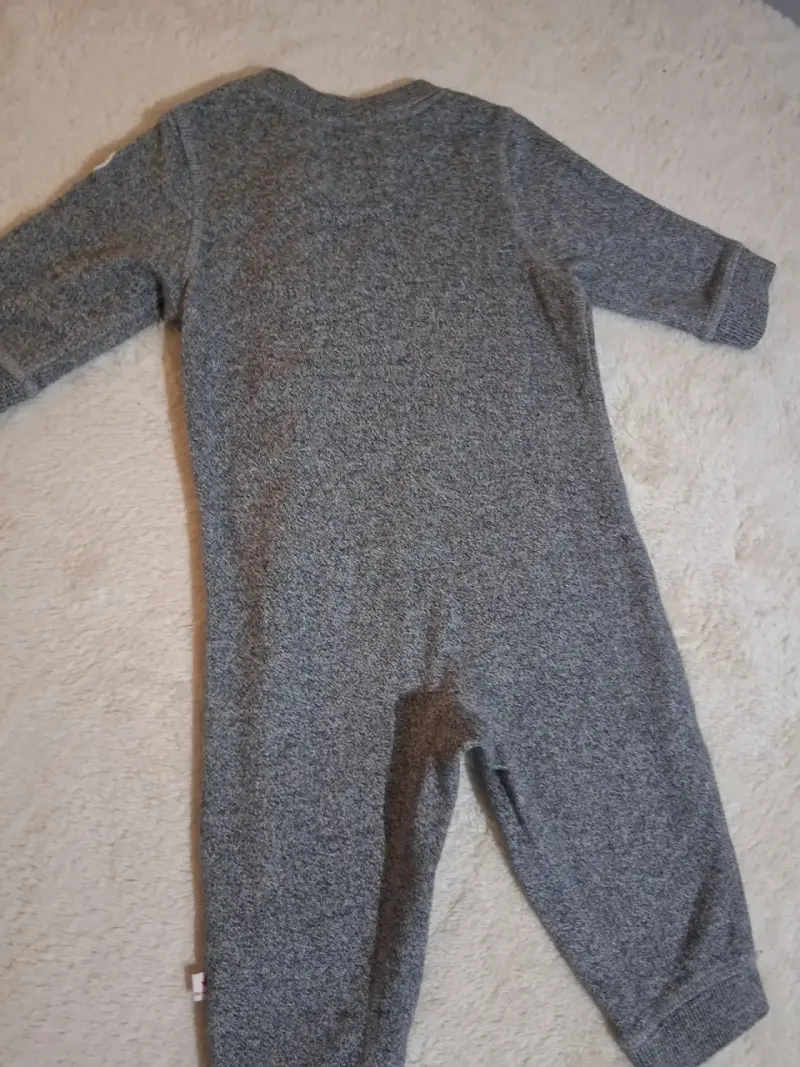 Enterito de bebé gris con diseño de Canadá - 3