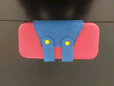 Estuche rígido para consola portátil rojo y azul - miniatura 3