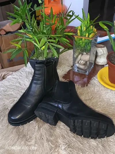 Botines de cuero negro para mujer - miniatura 1