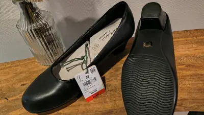 Zapatos de cuero negro para mujer talla 38 - miniatura 1