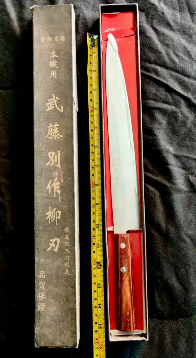 Cuchillo yanagiba con mango de madera - miniatura 2