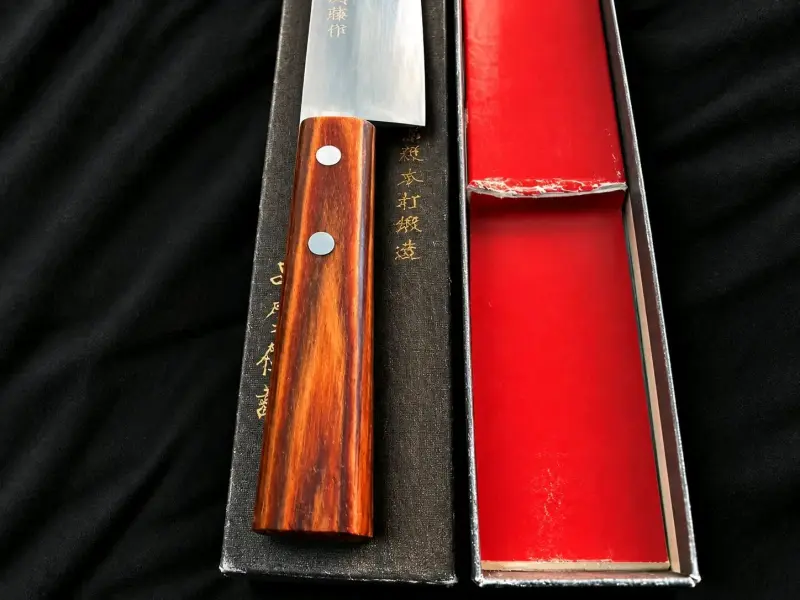 Cuchillo yanagiba con mango de madera - 3