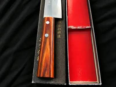 Cuchillo yanagiba con mango de madera - miniatura 3
