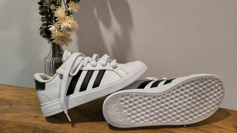 Zapatillas deportivas blancas Adidas para mujer - 4
