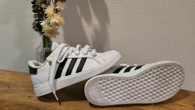 Zapatillas deportivas blancas Adidas para mujer - miniatura 4