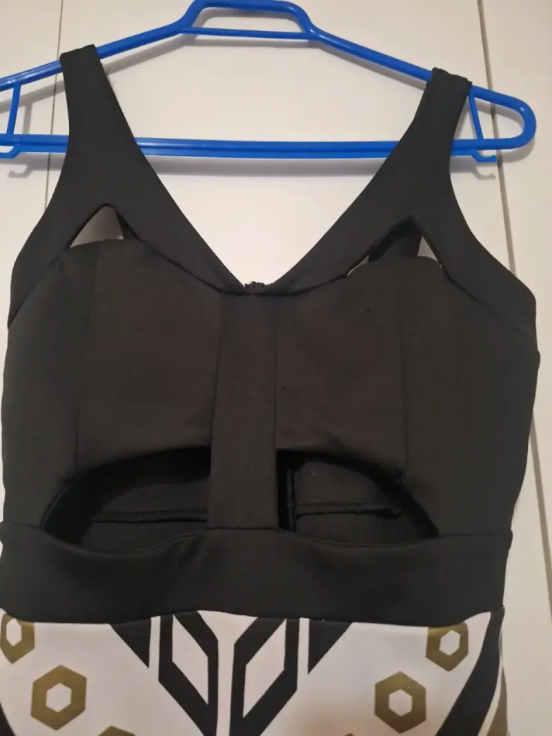 Vestido ajustado con diseño geométrico - 4