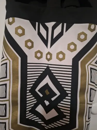 Vestido ajustado con diseño geométrico - miniatura 5