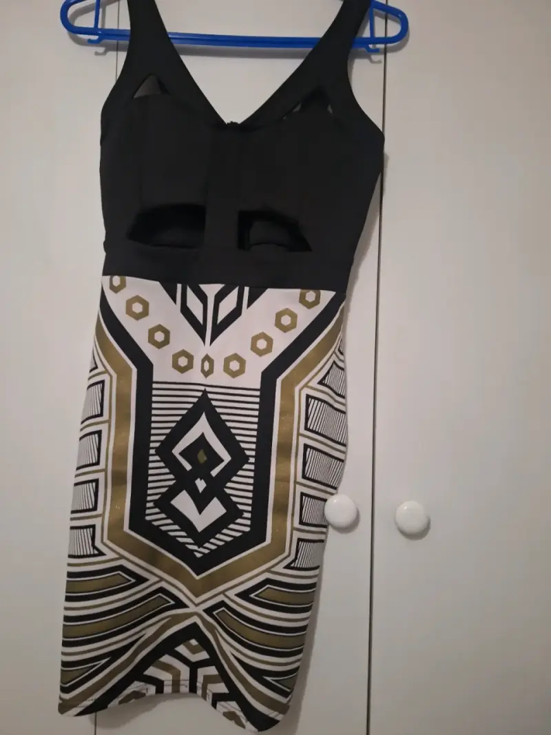 Vestido ajustado con diseño geométrico - 6