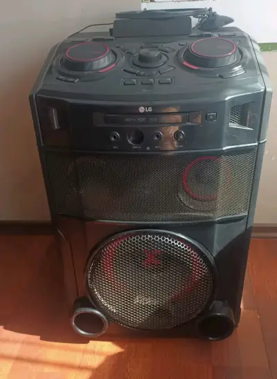 Parlante LG XBOOM con Sistema de Audio Potente - miniatura 1