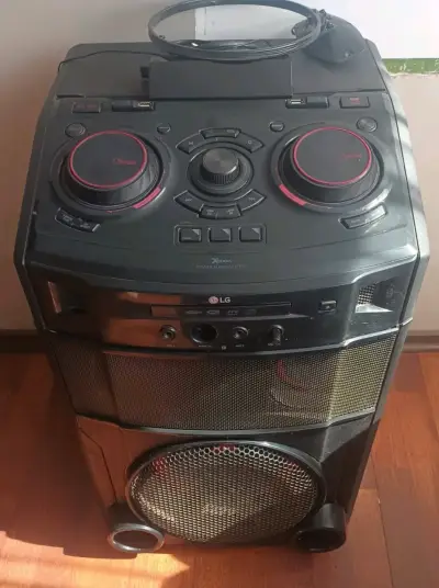 Parlante LG XBOOM con Sistema de Audio Potente - miniatura 3