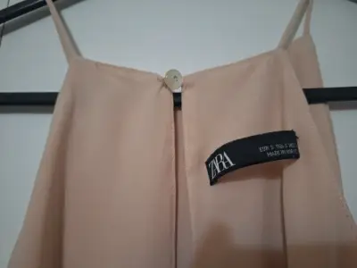 Blusa sin mangas beige Zara elegante - miniatura 3