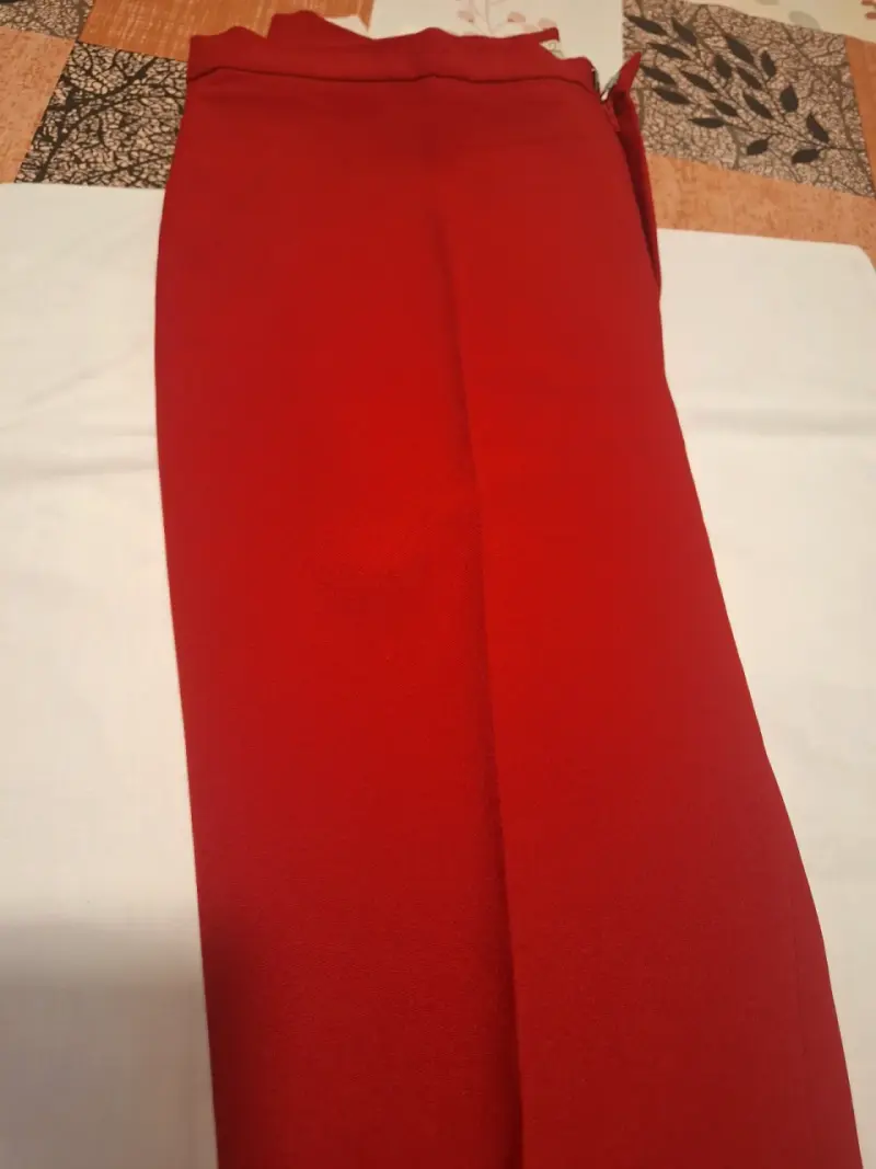 Falda lápiz roja elegante para mujer - 3