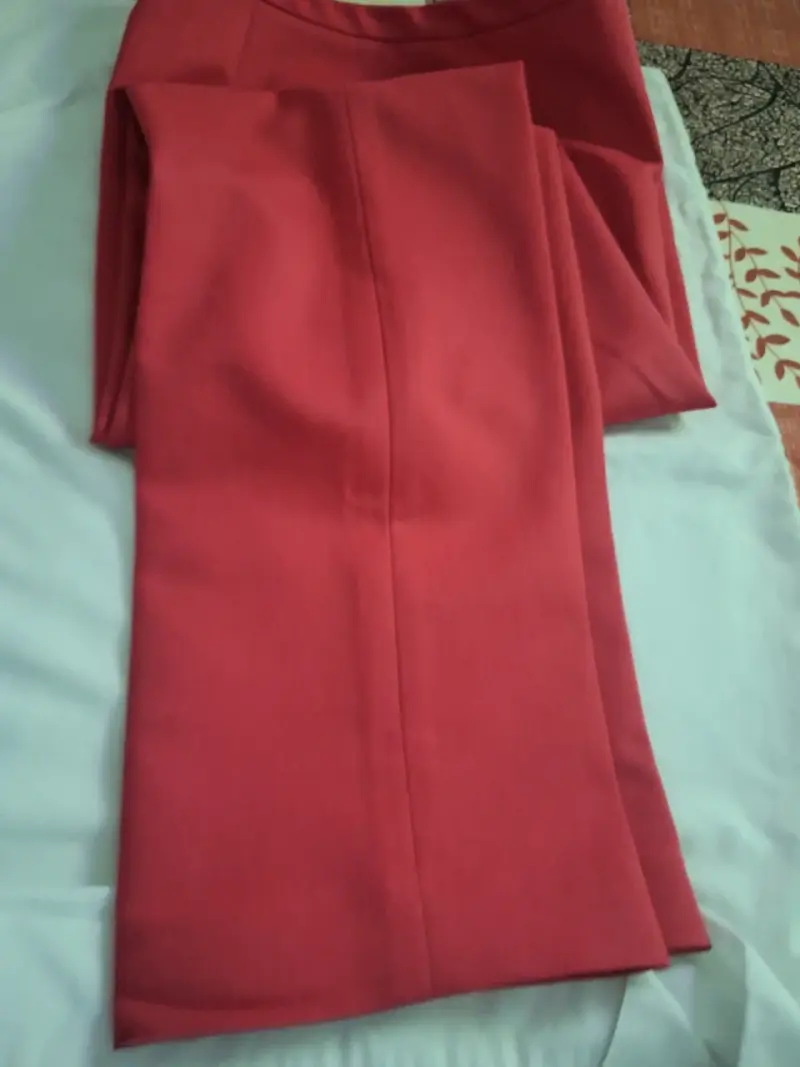 Falda lápiz roja elegante para mujer - 3