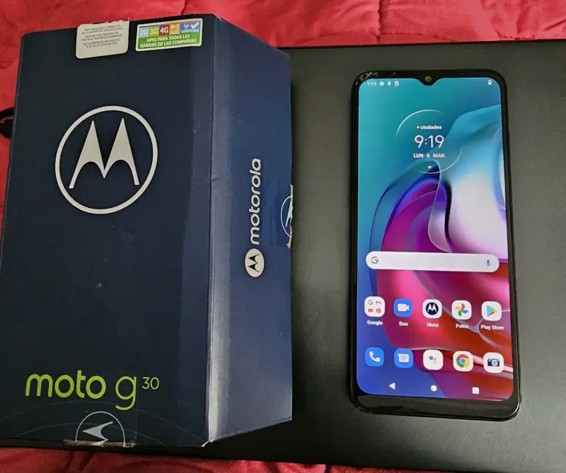Smartphone Motorola Moto G30 con caja - 1