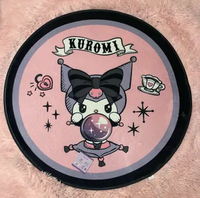 Alfombra redonda de felpa Kuromi - miniatura 1