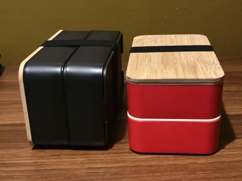Set de Loncheras Bento Negro y Rojo con Cubiertos - 1