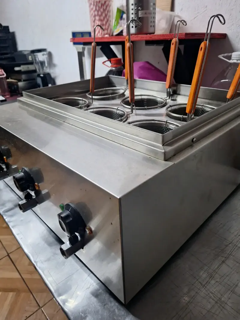 Cocina eléctrica para fideos con 6 canastas - 1