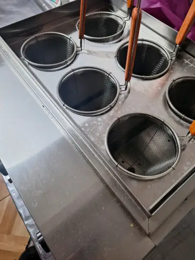Cocina eléctrica para fideos con 6 canastas - miniatura 3
