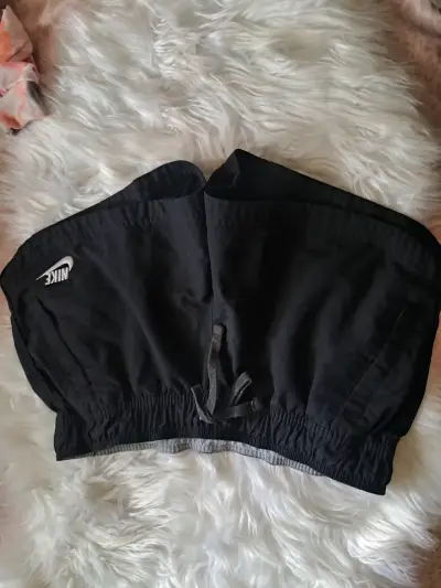 Shorts deportivos negros Nike para dama L - miniatura 1