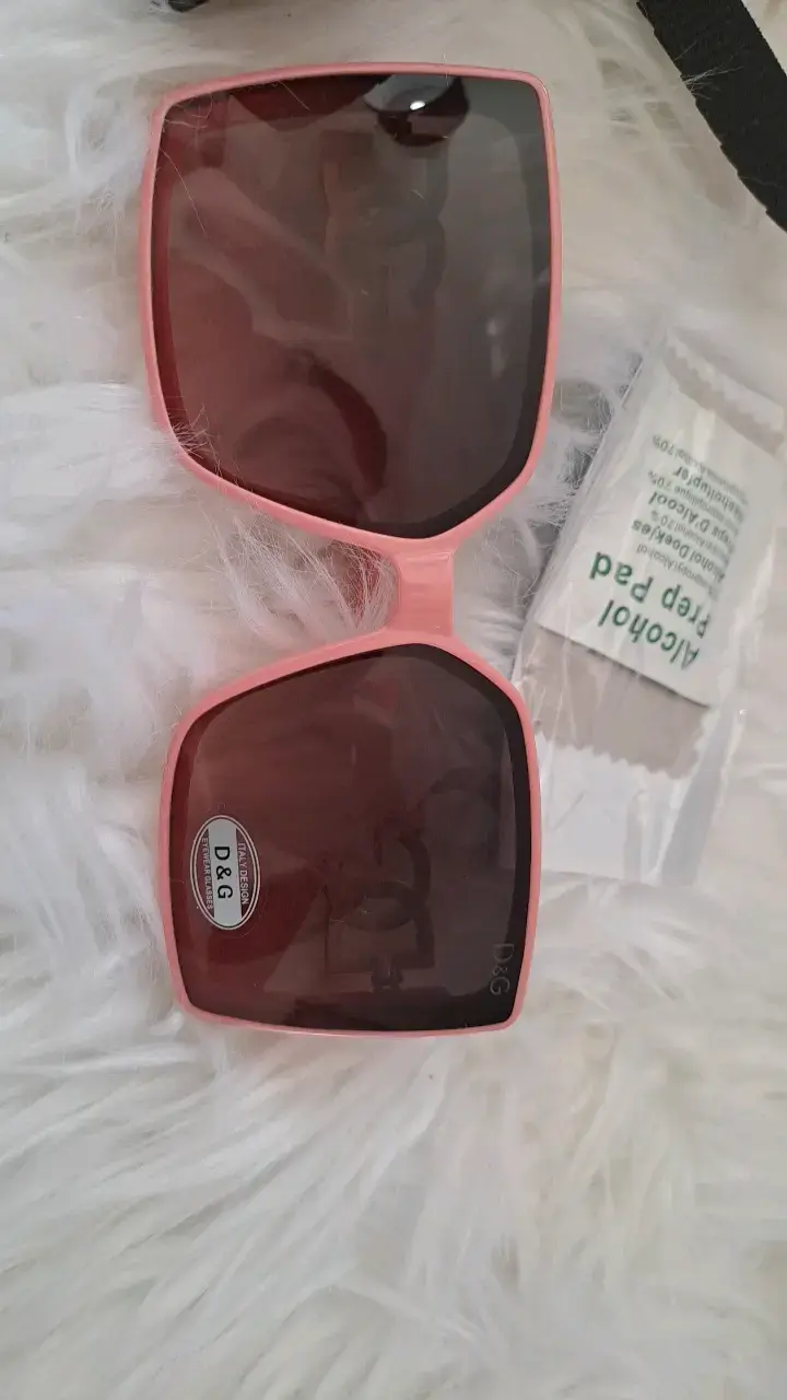 Gafas de sol cuadradas rosas con estuche - 2