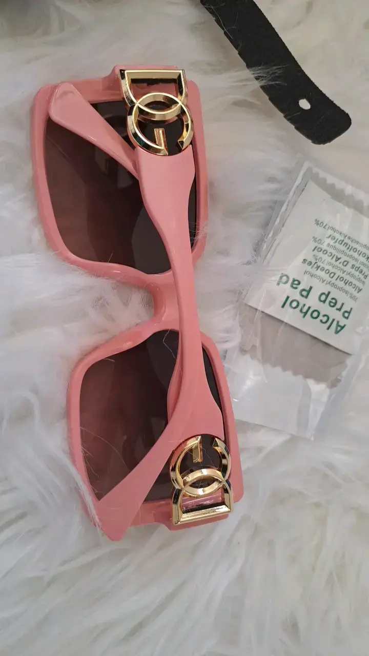 Gafas de sol cuadradas rosas con estuche - 3