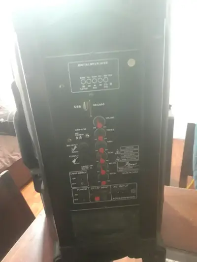 Parlante portátil con woofer y tweeter - miniatura 2