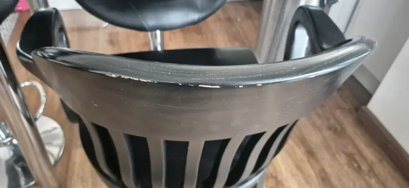 Par de sillas negras de madera con respaldo curvo - 6