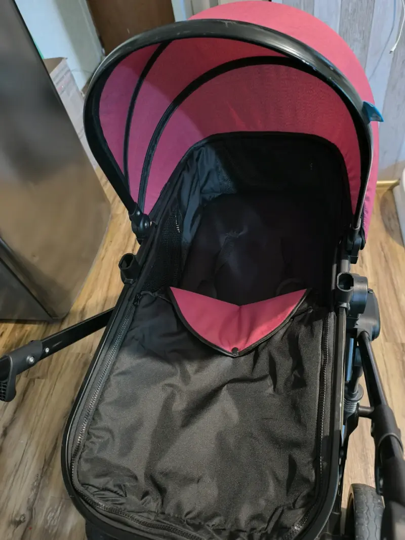 Coche de bebé Bebeglo negro y rosado - 2