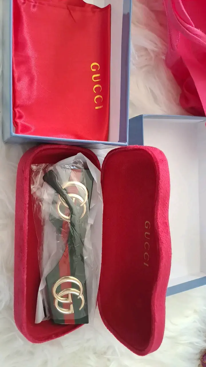 Gafas de Sol Gucci con Estuche Rojo - 1