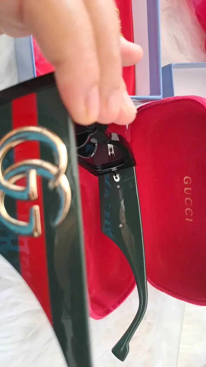 Gafas de Sol Gucci con Estuche Rojo - 2