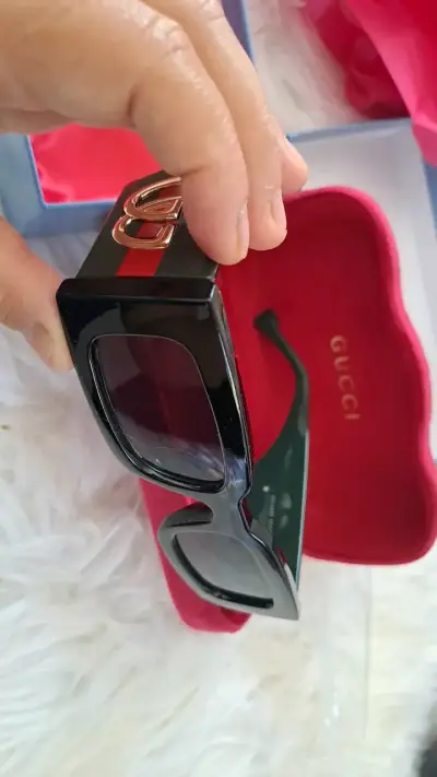 Gafas de Sol Gucci con Estuche Rojo - miniatura 5