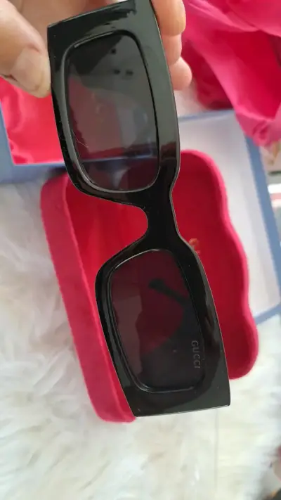 Gafas de Sol Gucci con Estuche Rojo - miniatura 6