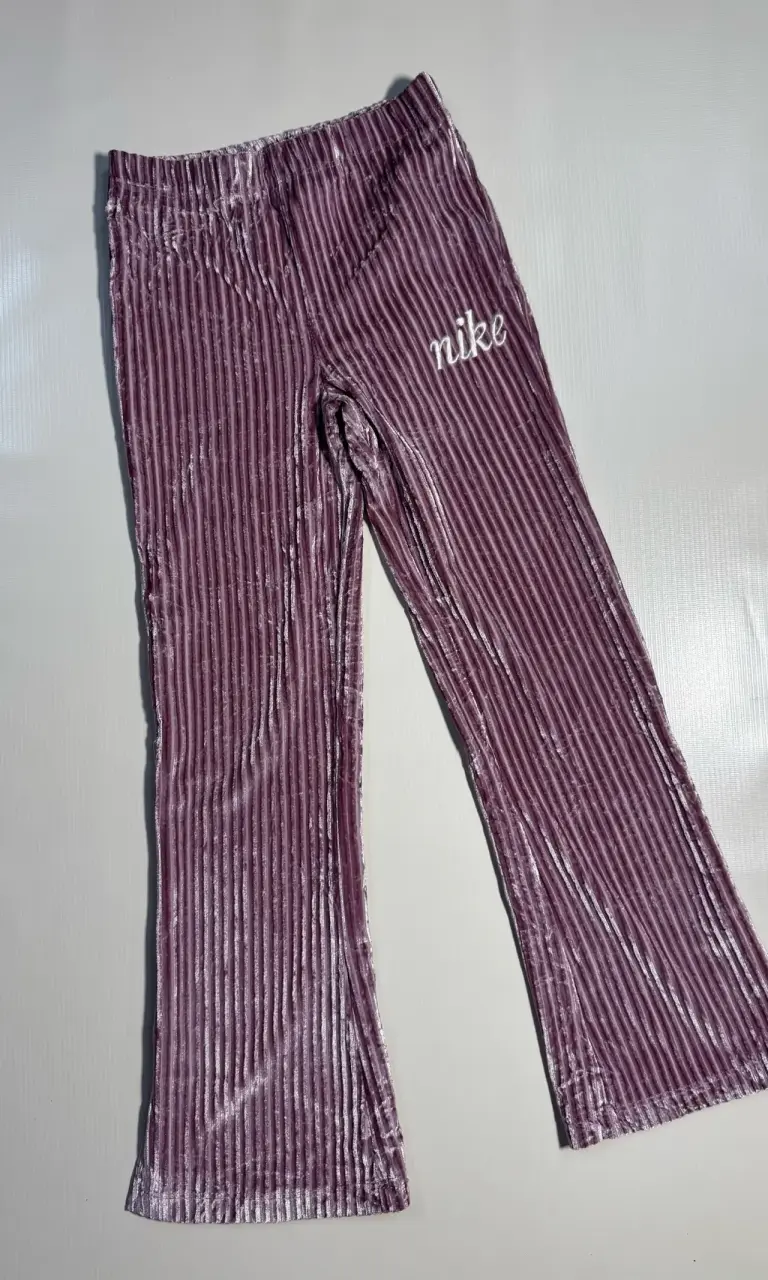 Pantalones de terciopelo Nike morados para niña - 1