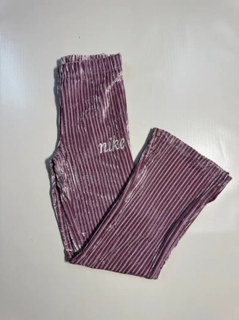 Pantalones de terciopelo Nike morados para niña - 3